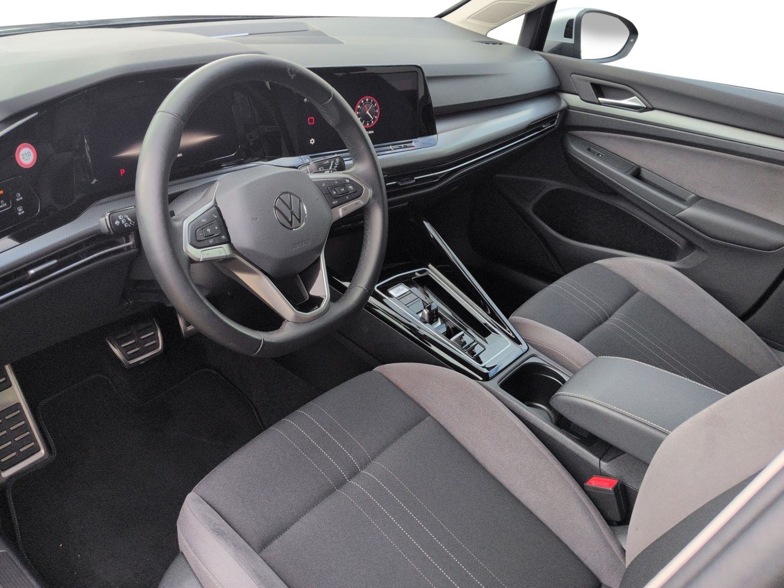 Golf VIII Alltrack 2.0 TDI DSG KAMERA+AHK+NAVI+