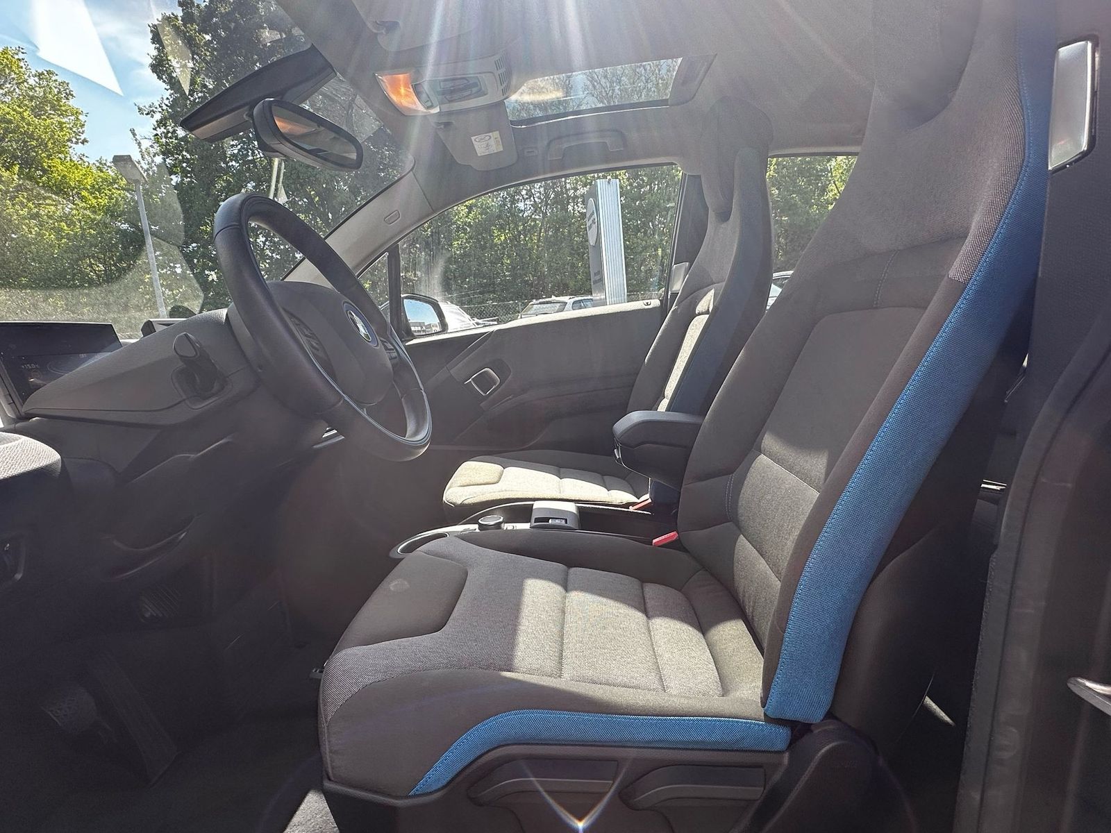 Fahrzeugabbildung BMW i3 s 120Ah PANO+NAVI+LED+SITZHZ+KAMER+TEMP+DAB+M