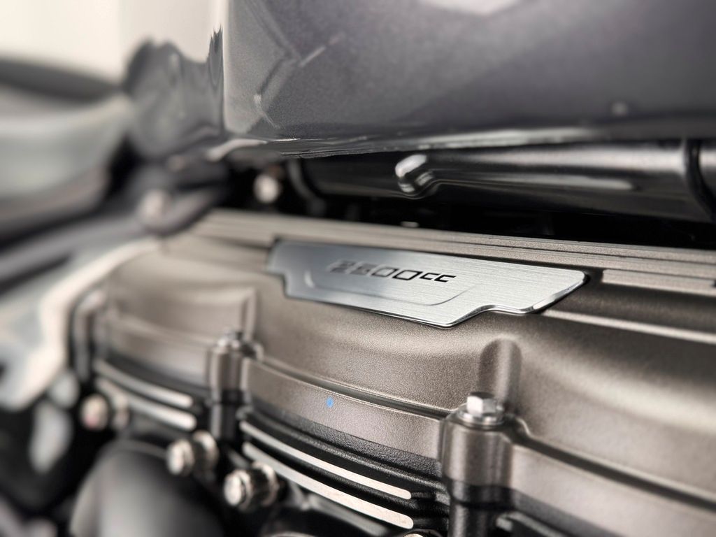 Fahrzeugabbildung Triumph ROCKET 3 STORM R *WUNDERKIND-UMBAU *NEUWERTIG