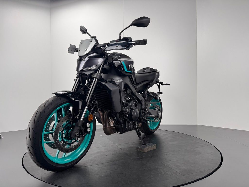 Fahrzeugabbildung Yamaha MT-09 *AKRAPOVIC *NEUWERTIG