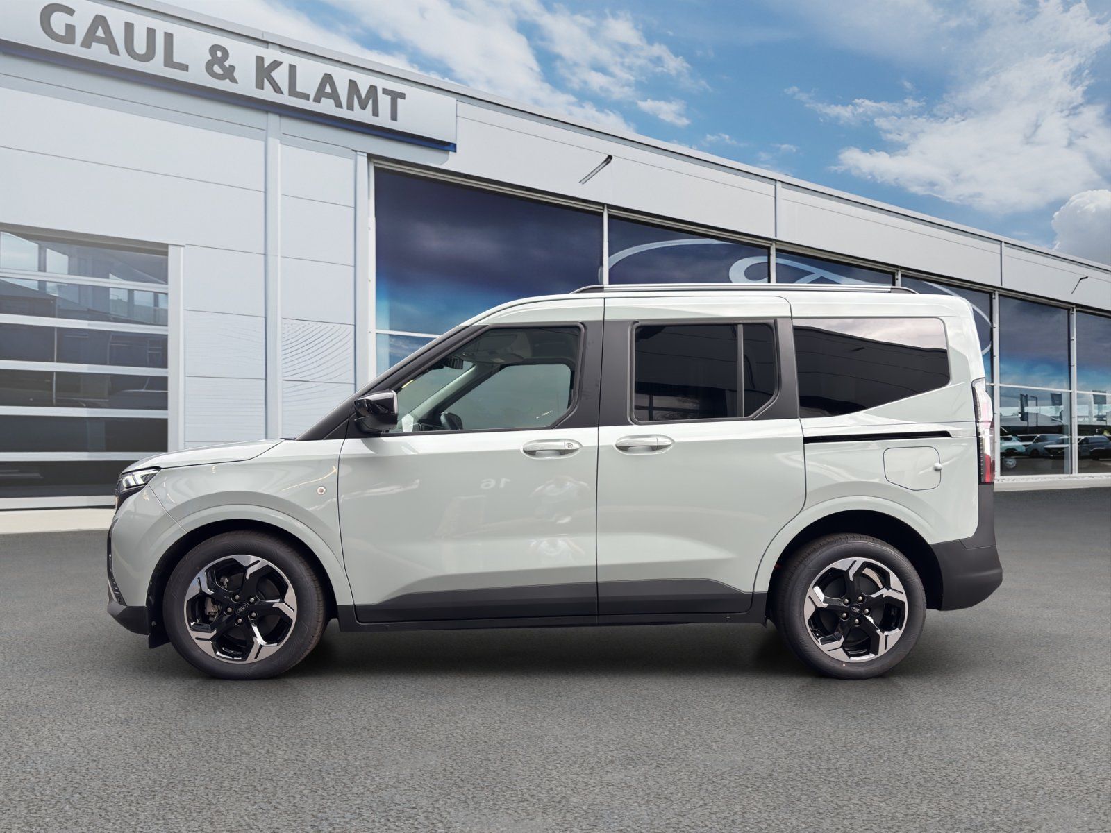 Fahrzeugabbildung Ford Tourneo Courier eMotor BEV Titanium