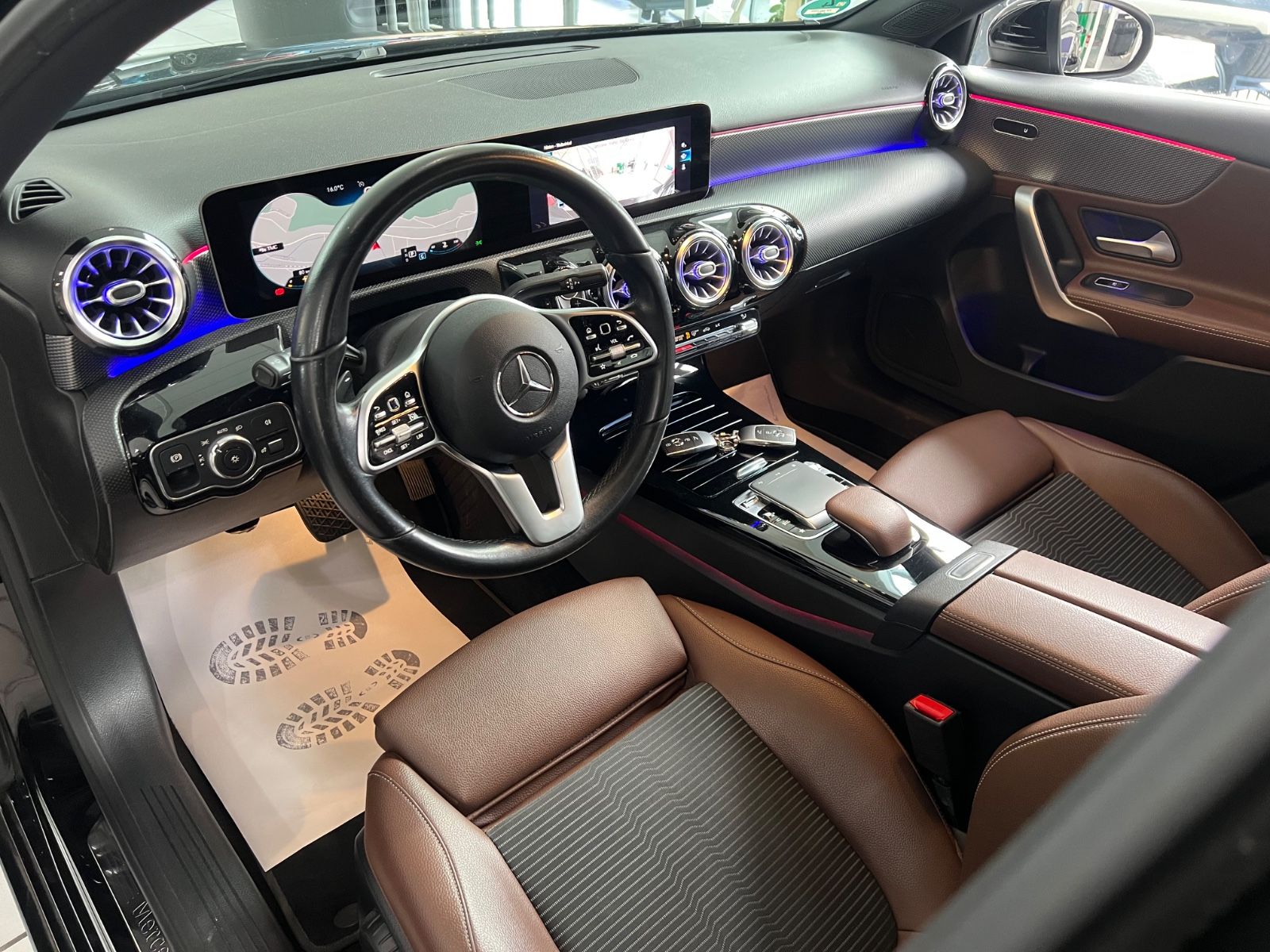 Fahrzeugabbildung Mercedes-Benz A 200 Lim. *AMBIENTE*LEDER-BRAUN* Exclusive *
