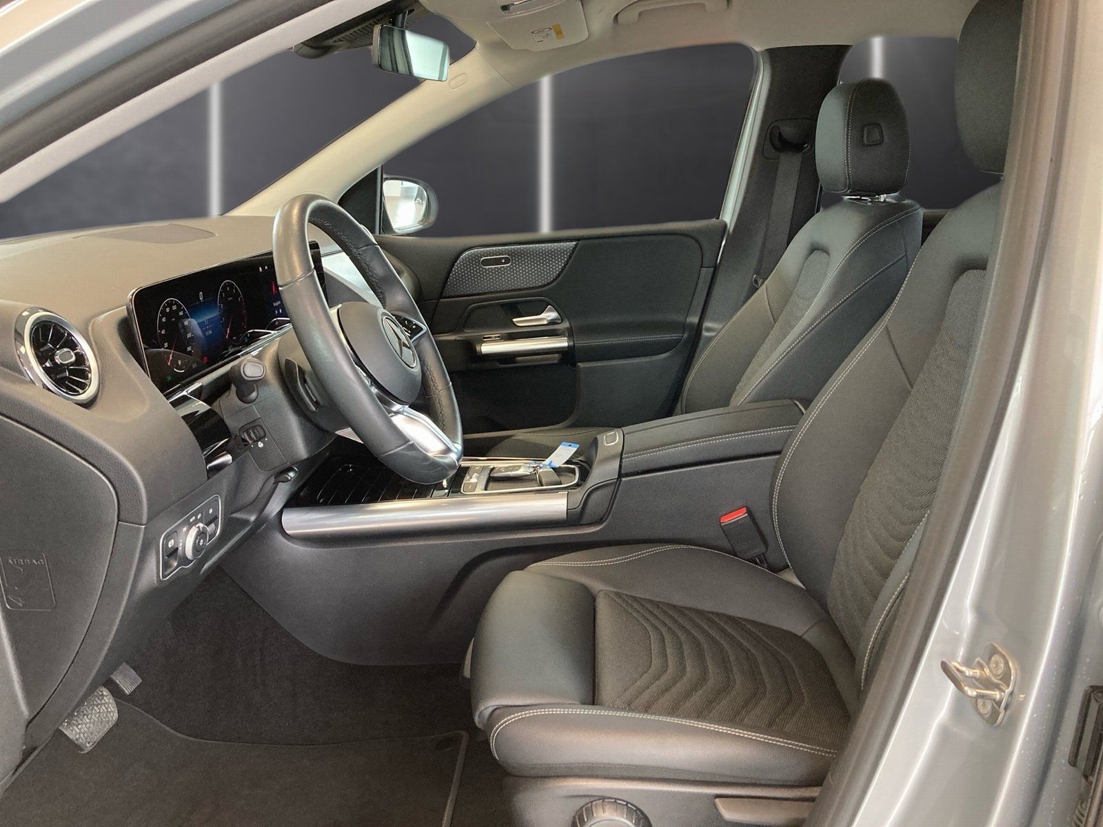 Fahrzeugabbildung Mercedes-Benz B 200 Progressive Line*Night*18"*LED*Kamera*Navi