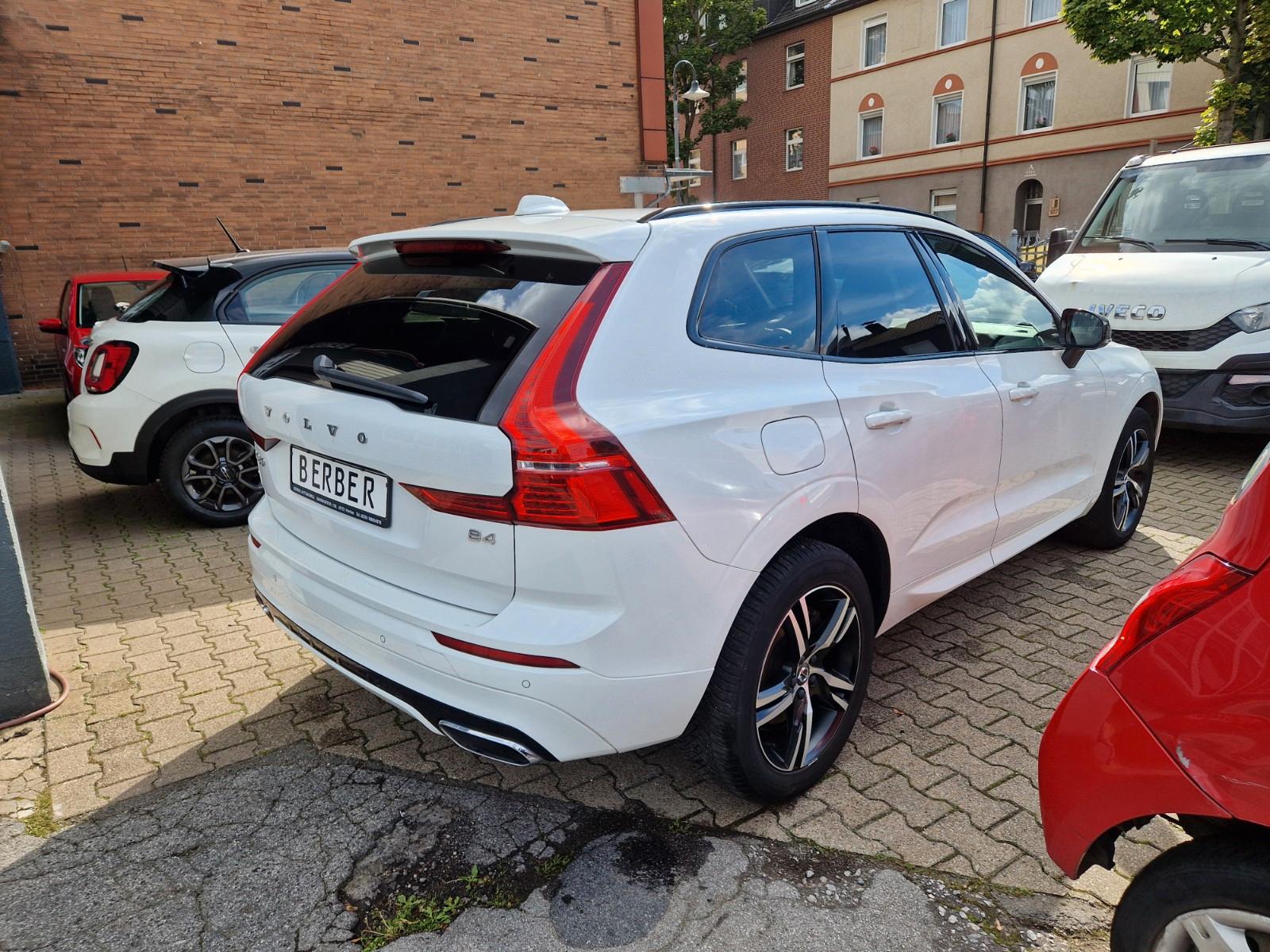 Volvo XC60 R Design 2WD*2.HD*Harmann/Kardon*LED*AHK*