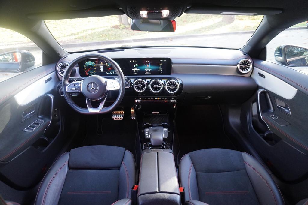 Mercedes-Benz CLA 200