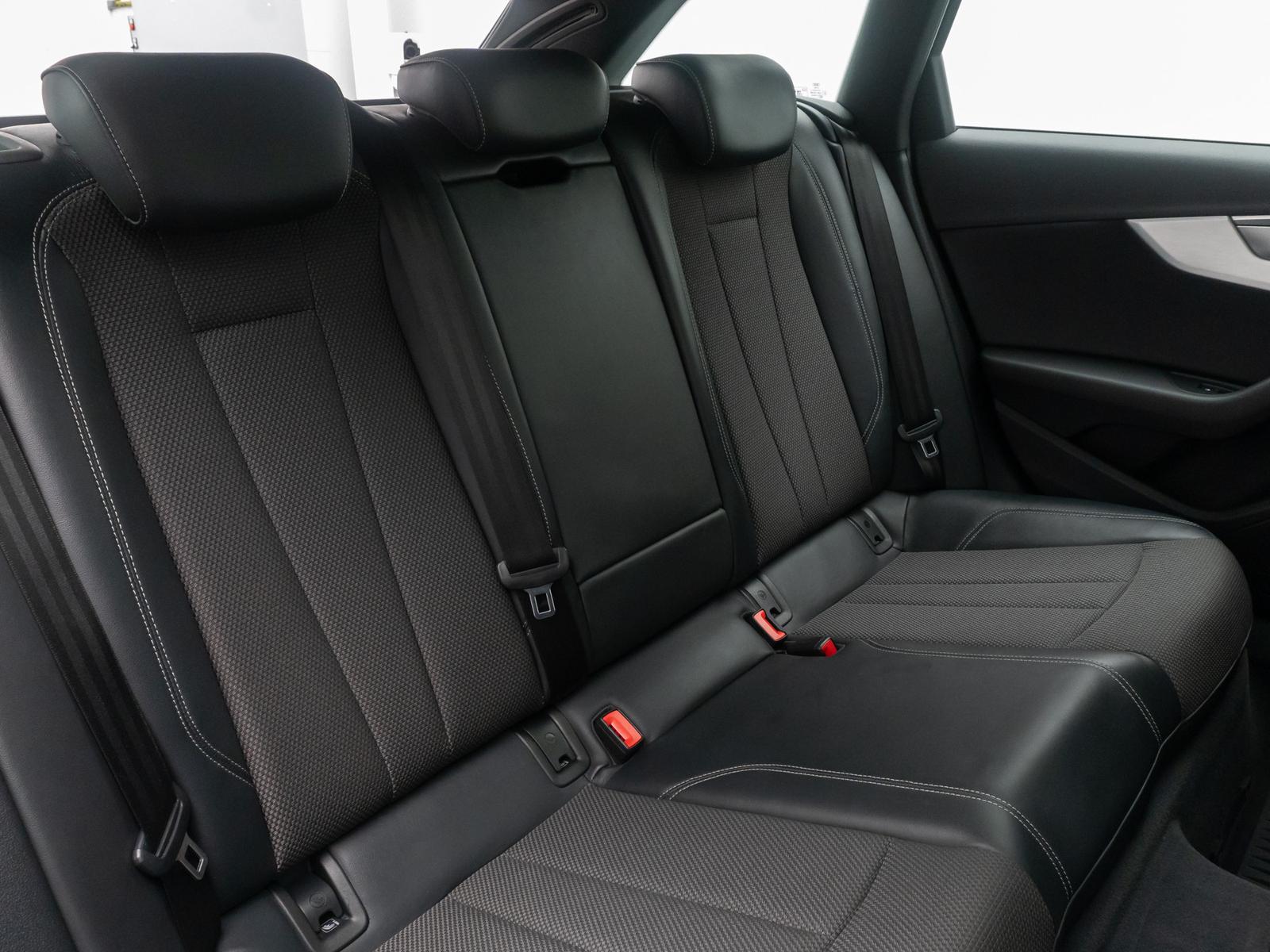 Audi A4 quattro SLine Kamera DAB Massage Panorama 18"