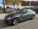 BMW 320 3 Limousine 320 i - graue BMW 320