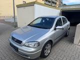 Opel Astra 1.8 Automatik - - Opel Astra aus 2001: 1.8