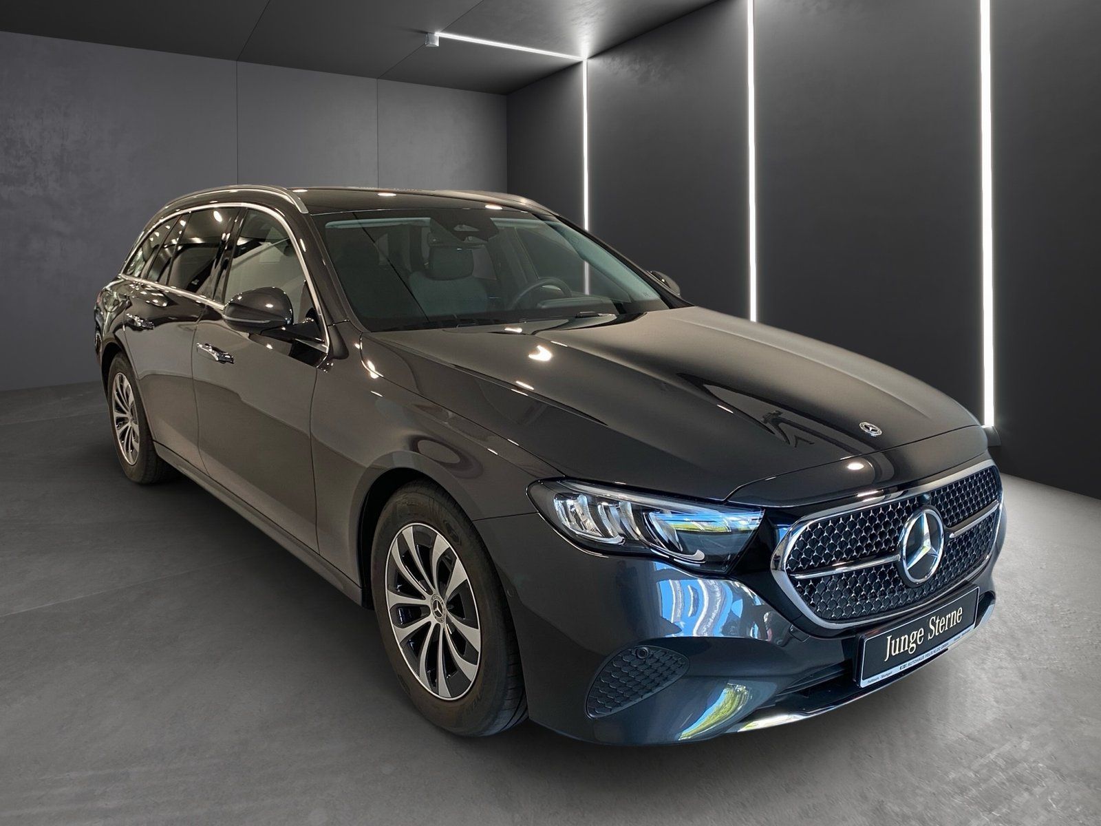 Fahrzeugabbildung Mercedes-Benz E 200 T Avantgarde Advanced*Totwinkel*LED*Kamera