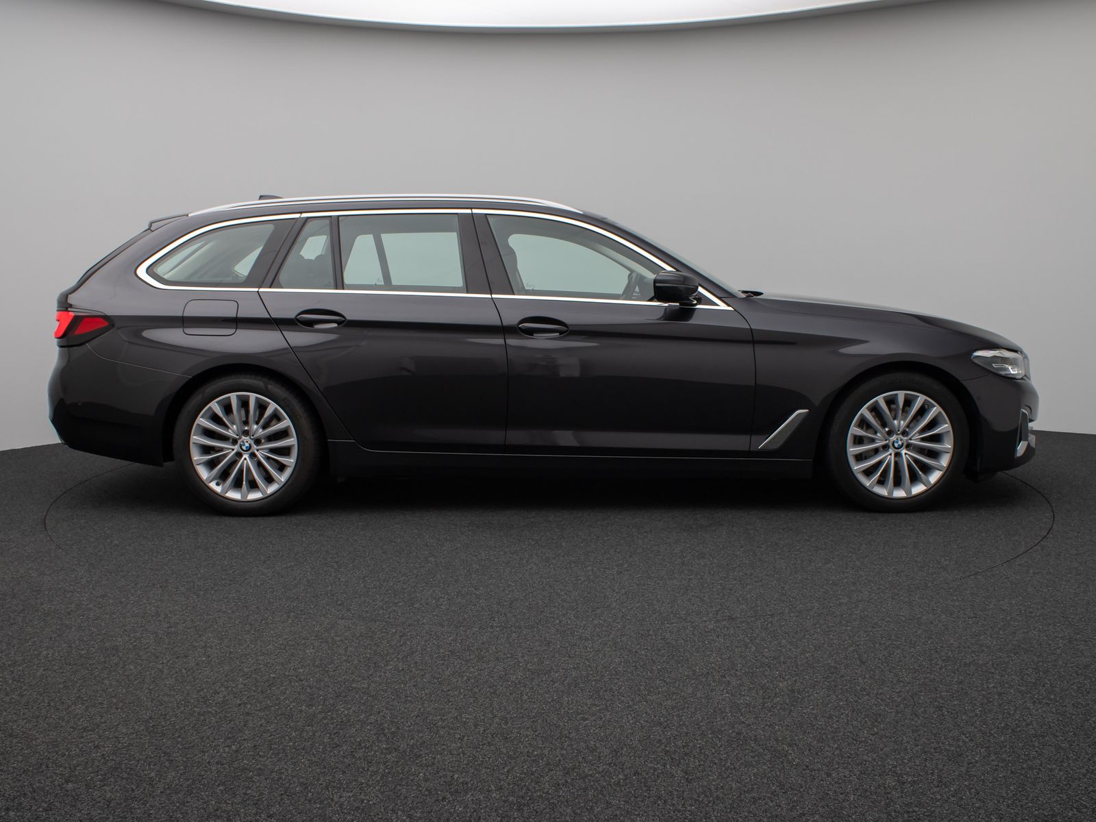 Fahrzeugabbildung BMW 530d Luxury Line Panorama Kamera DAB HiFi Alarm