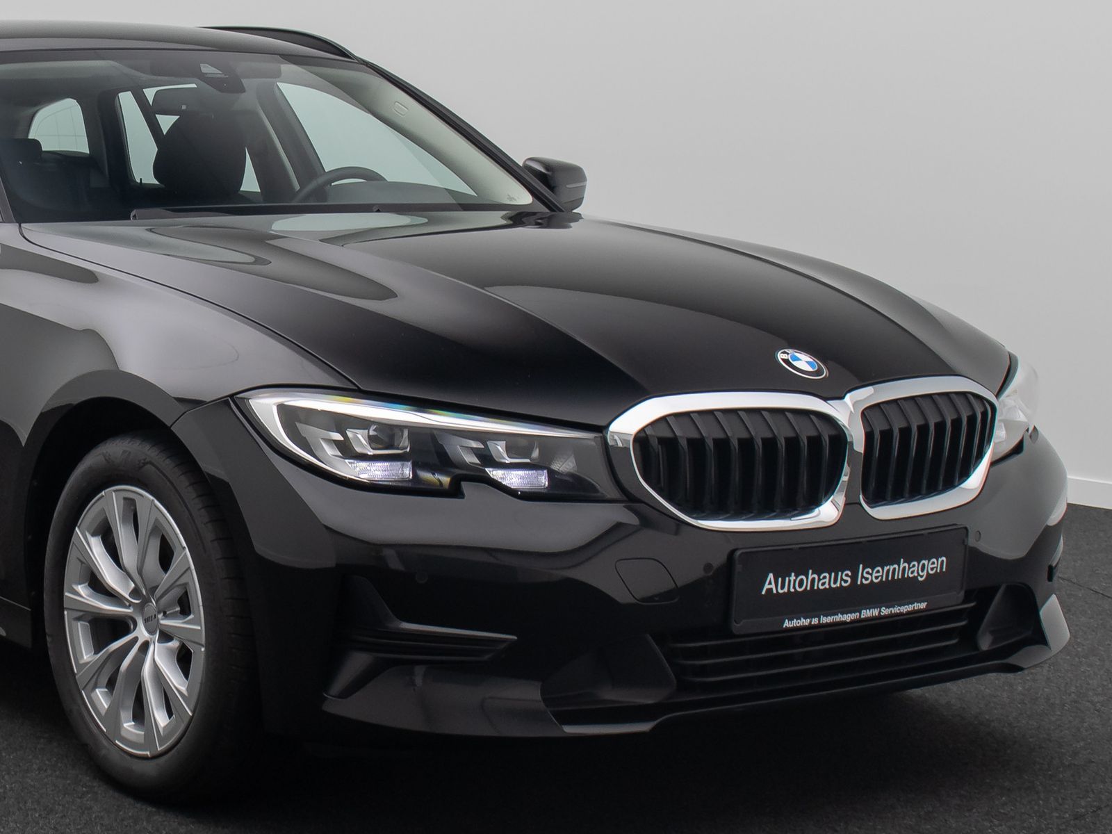Fahrzeugabbildung BMW 320d DAB CockPitPro PDC DrivingAssist Alarm LED