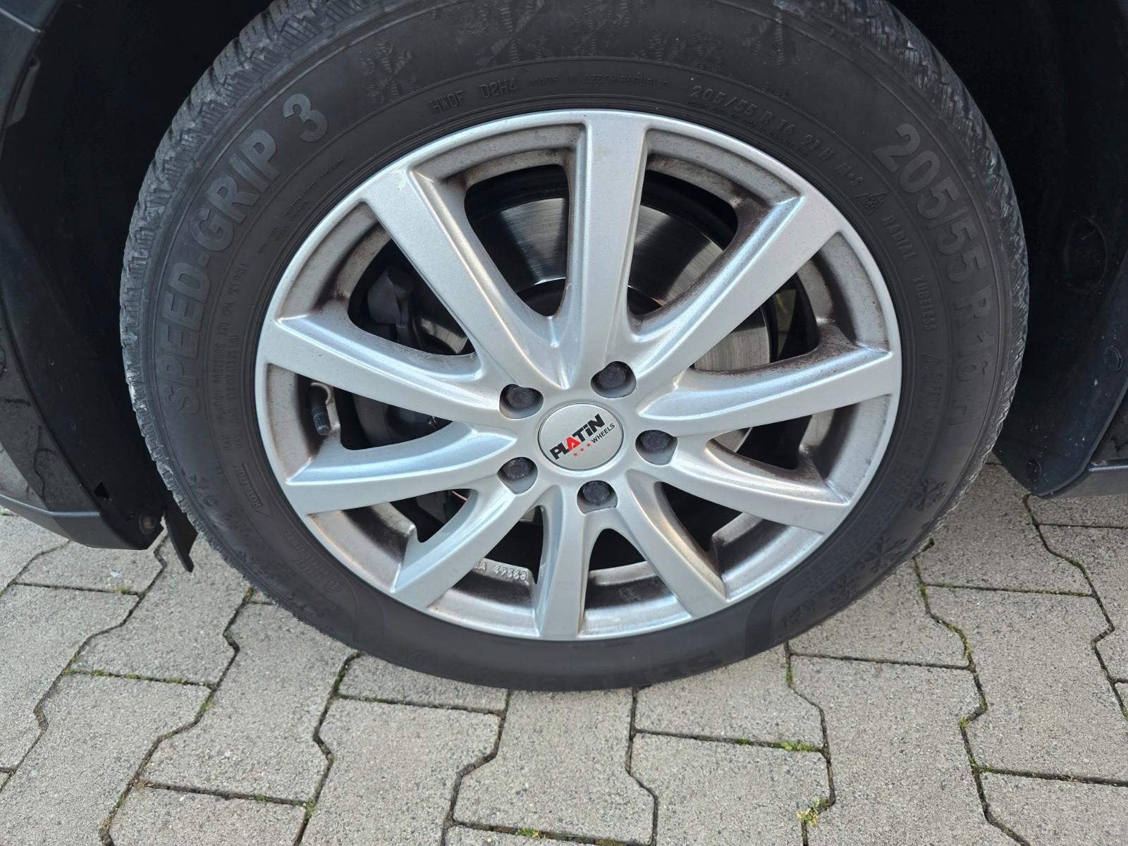Ford Focus Turnier 1,5 i Titanium Kamera AHK 8 x Alu