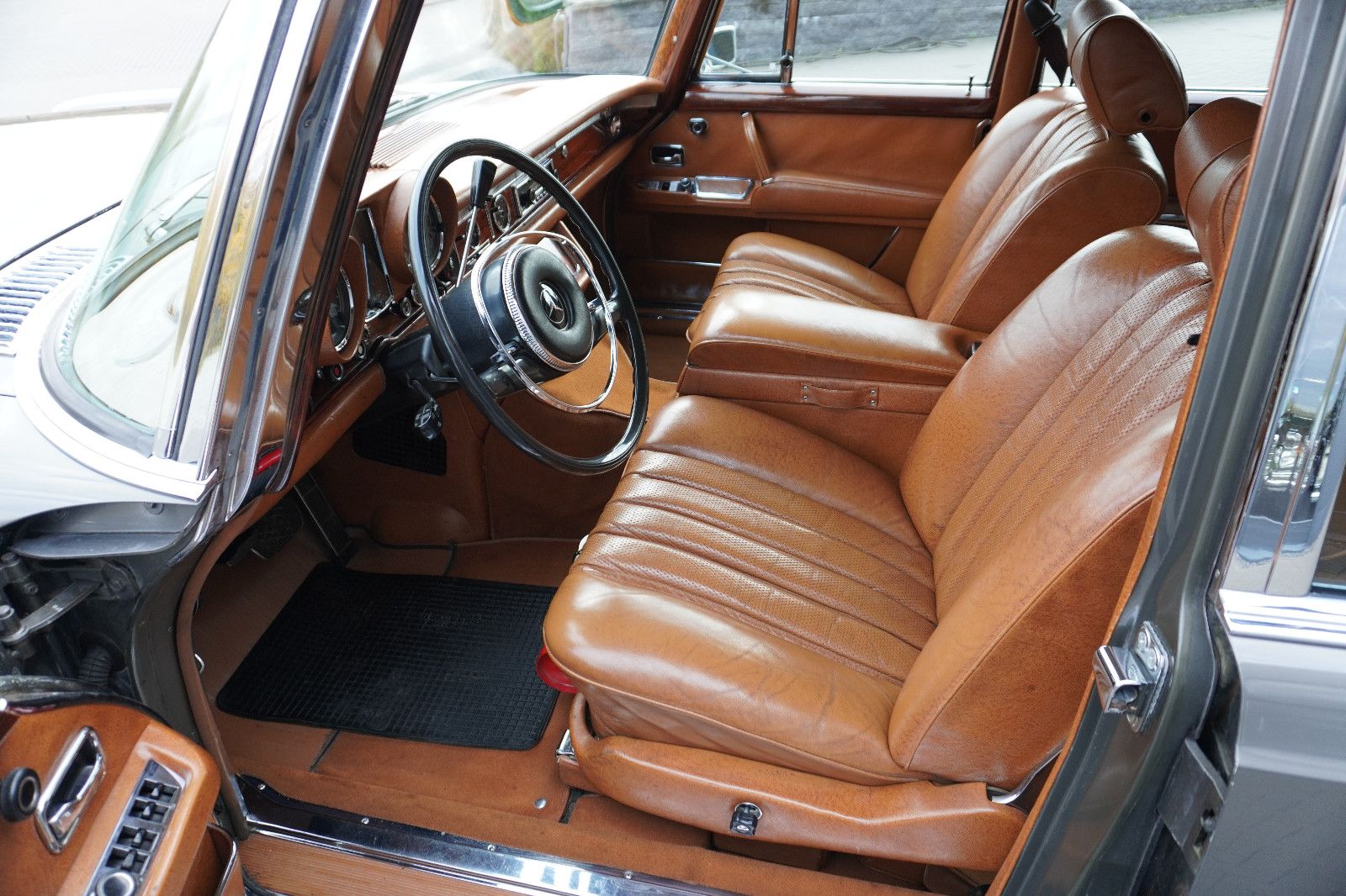 Fahrzeugabbildung Mercedes-Benz 600
