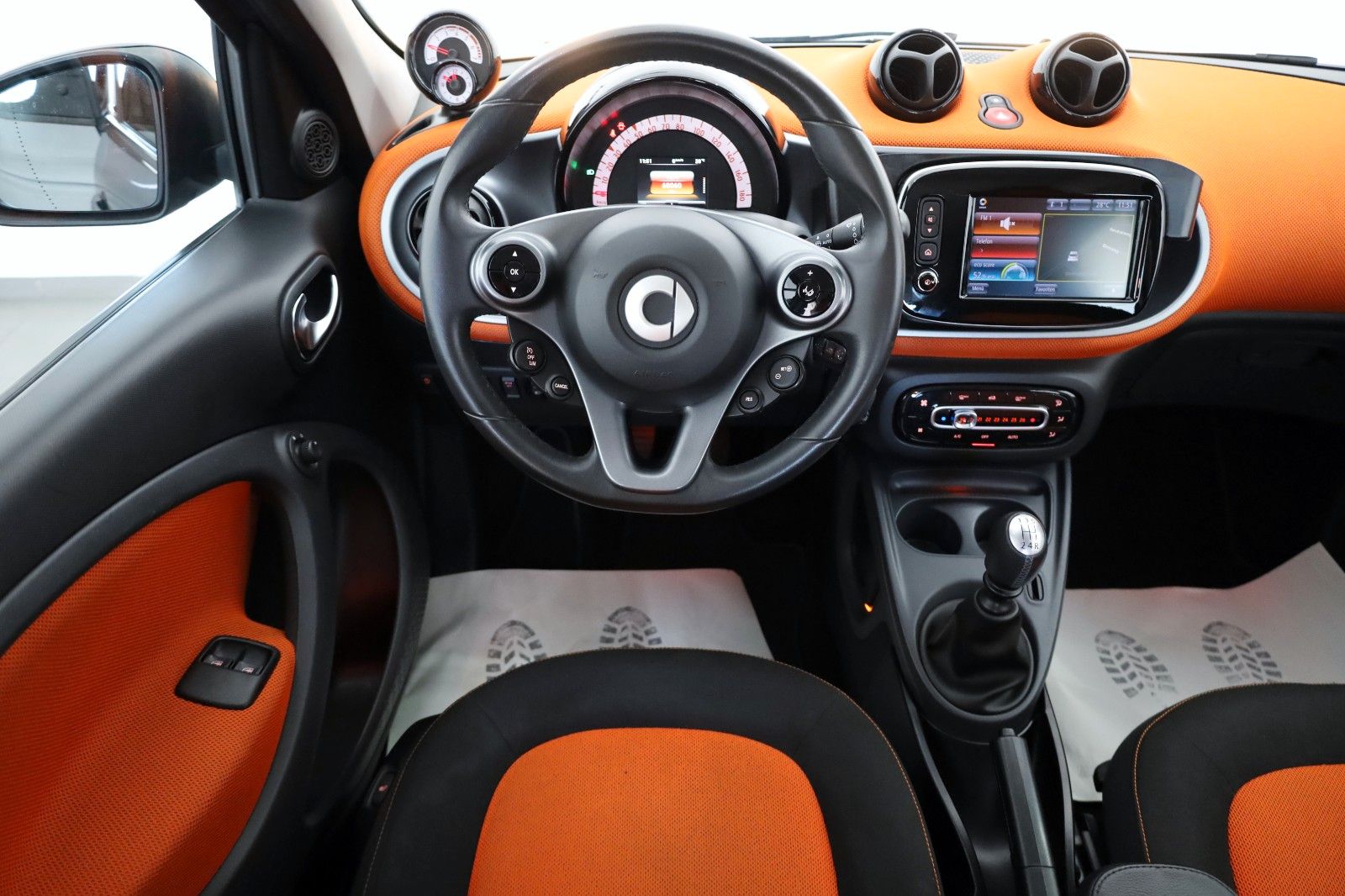 Fahrzeugabbildung Smart ForFour Passion Navi,SH,PDC, Allwetterreifen