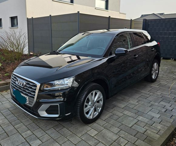 AUDI Q2 1.4 TFSI COD sport 110 KW Navi, Kamera, Sitzh
