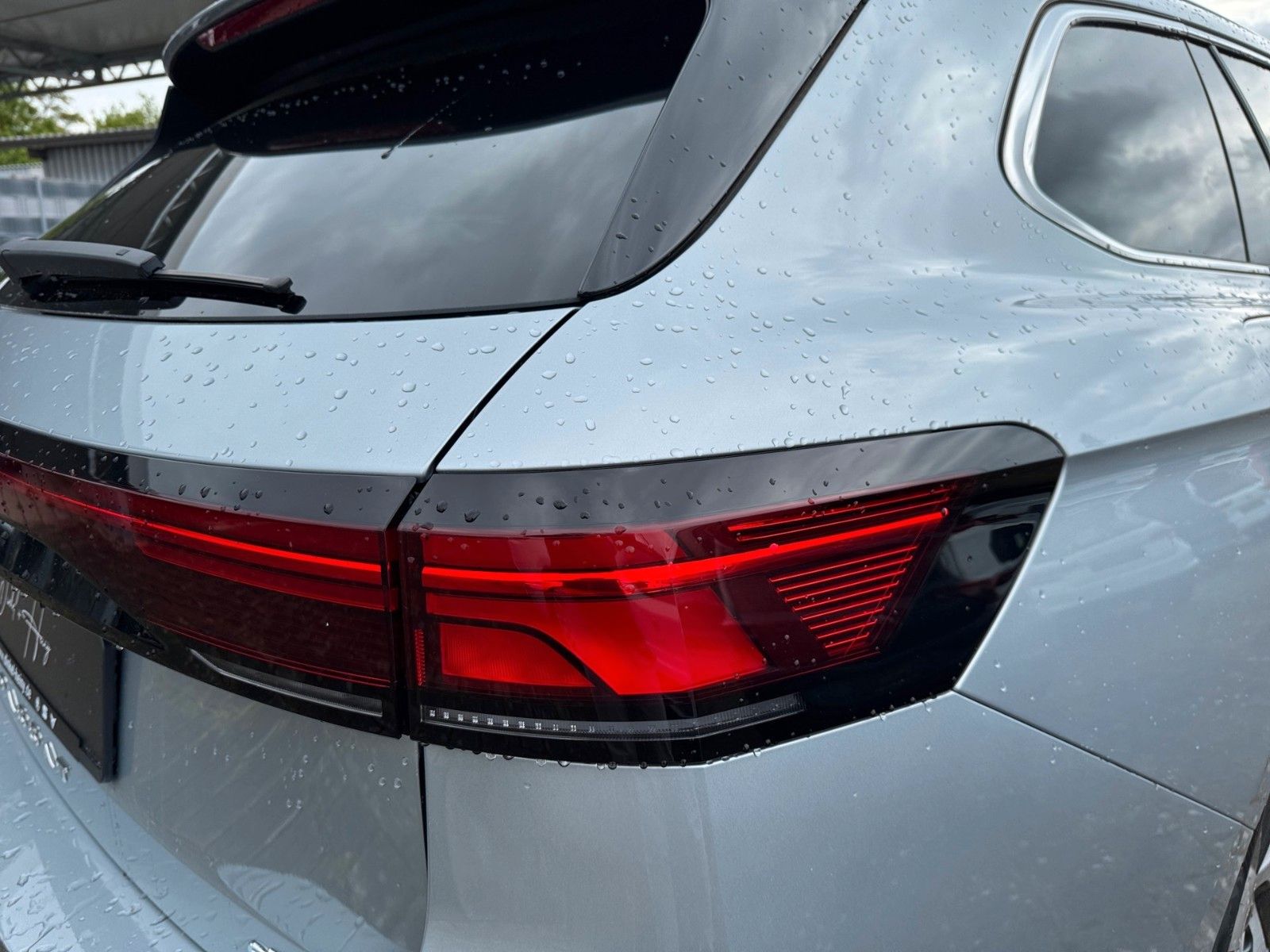 Fahrzeugabbildung Volkswagen Passat Variant 1.5 eTSI Business