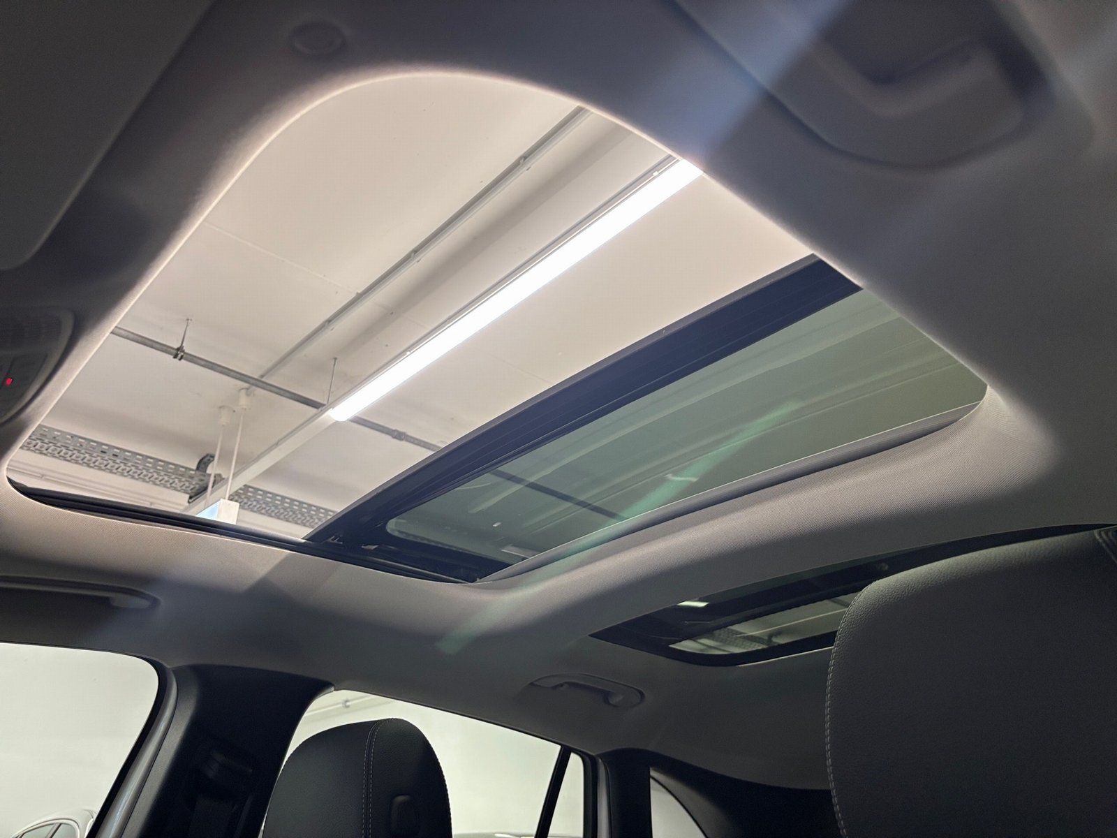 Fahrzeugabbildung Mercedes-Benz GLA 200 Progressive*Pano*STDHZG*Distro*360°*Totw