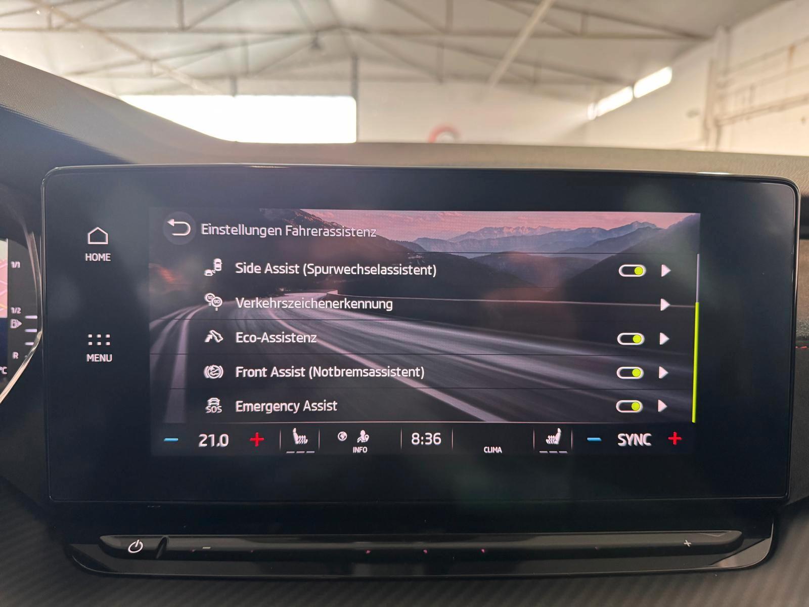 Skoda RS4x4 PANO/HUD/TOT/AHK/ShZ/WinP/MASS/ACC/XDS/HOD