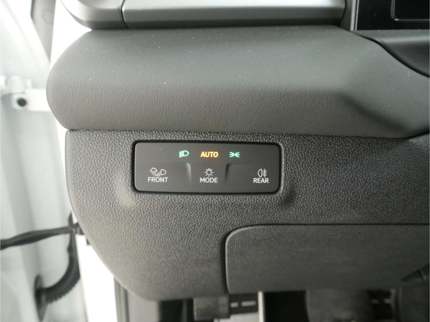 Volkswagen T-Roc 1.5 eTSI R-Line DSG NAV/LED/RFK/keyless, миниатюра 21