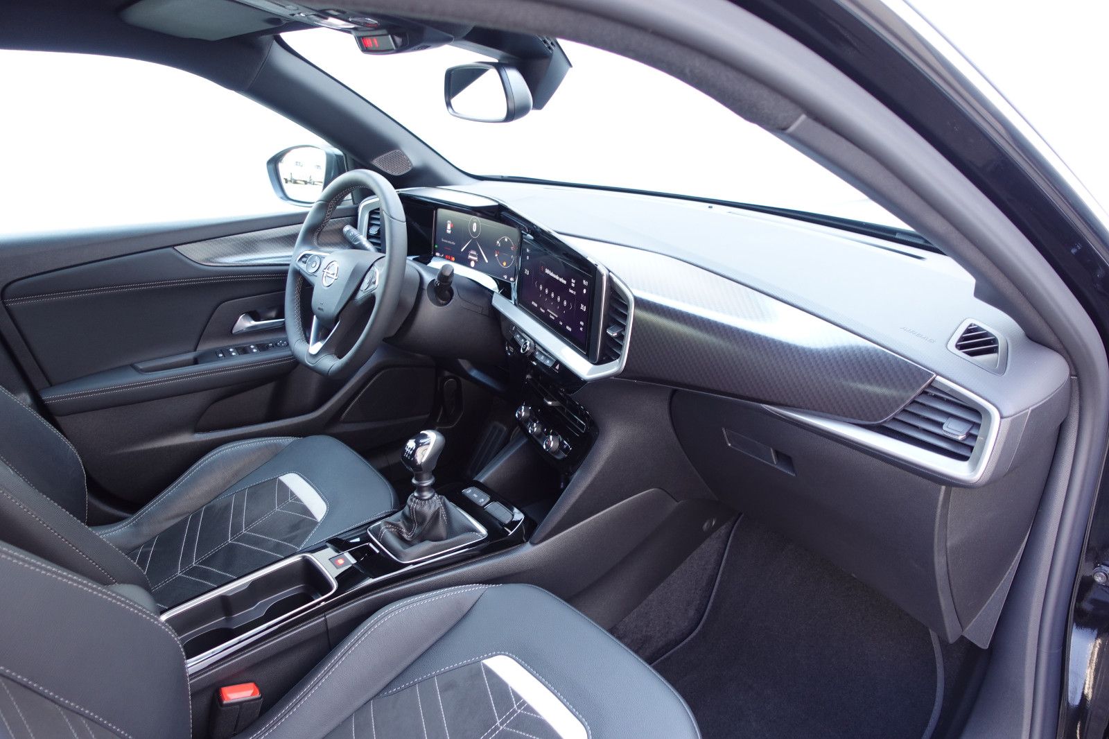 Fahrzeugabbildung Opel Mokka Ultimate 1.2T,Sitzhz,Kamera,18"Alu,PP,LED