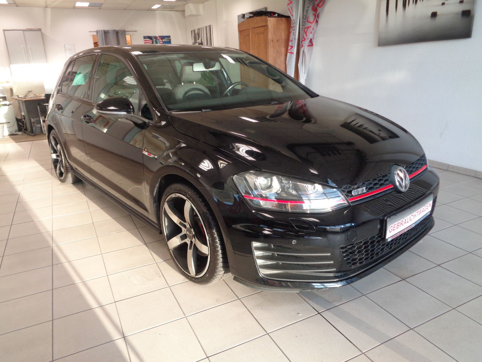 Fahrzeugabbildung Volkswagen Golf VII Lim. GTI /XENON/KLIMA/PANORAMA