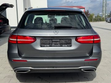 Mercedes E 220 - 4