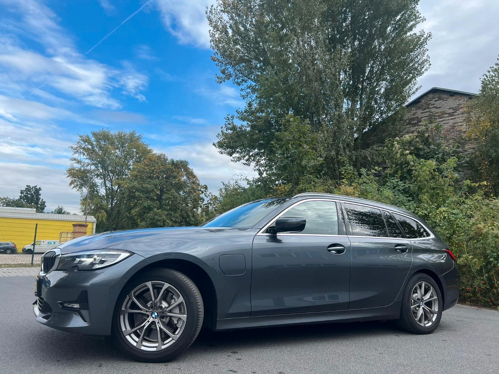 BMW 330e/SportLine/ Touring/Ambiente/Cam/SpurAss