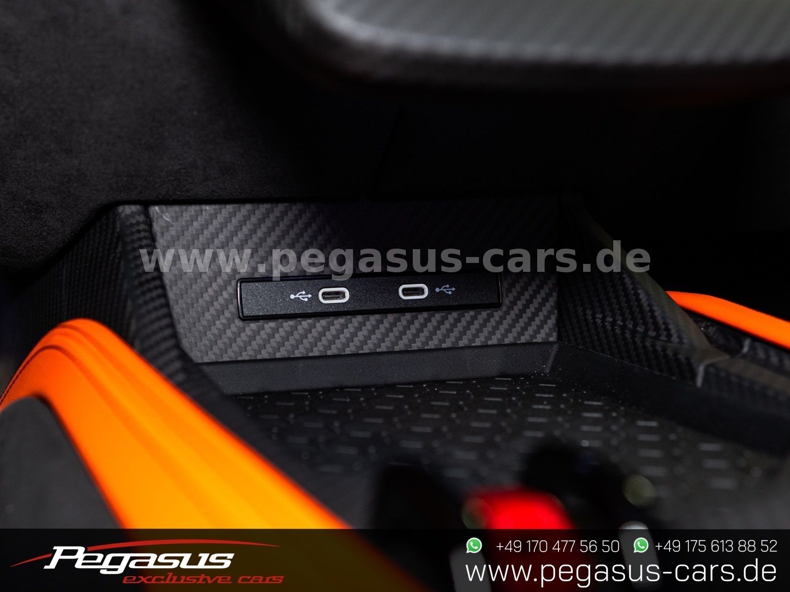 LAMBORGHINI Revuelto - 38