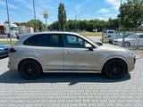 Porsche GTS Sonderlack PTS+Interior PEM  TOP PREIS 1Hand - Porsche Cayenne: Allradantrieb