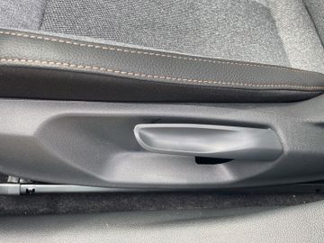 Skoda Octavia Combi 2.0 TDI *DSG*AHK*MATRIX*KESSY*NAVI