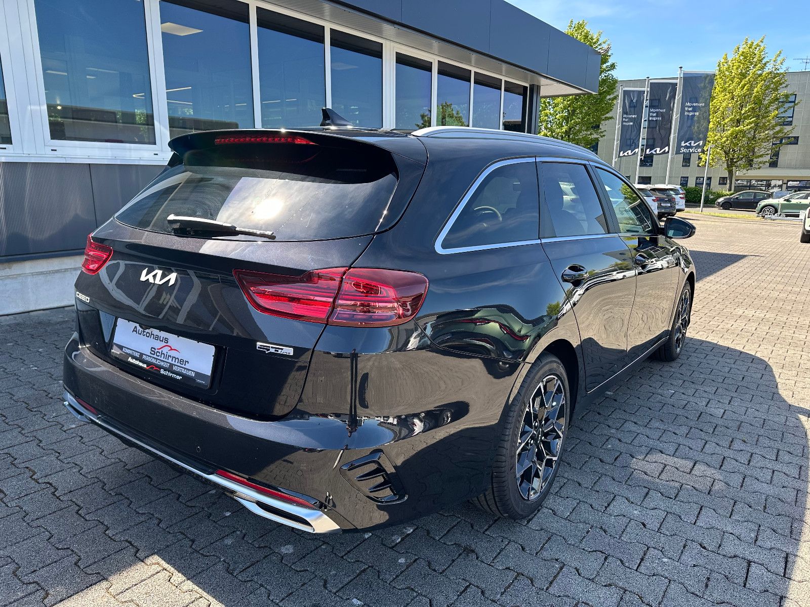 Fahrzeugabbildung Kia CEED_SW 1.5T 140 DCT7 GTL TEC LEDER