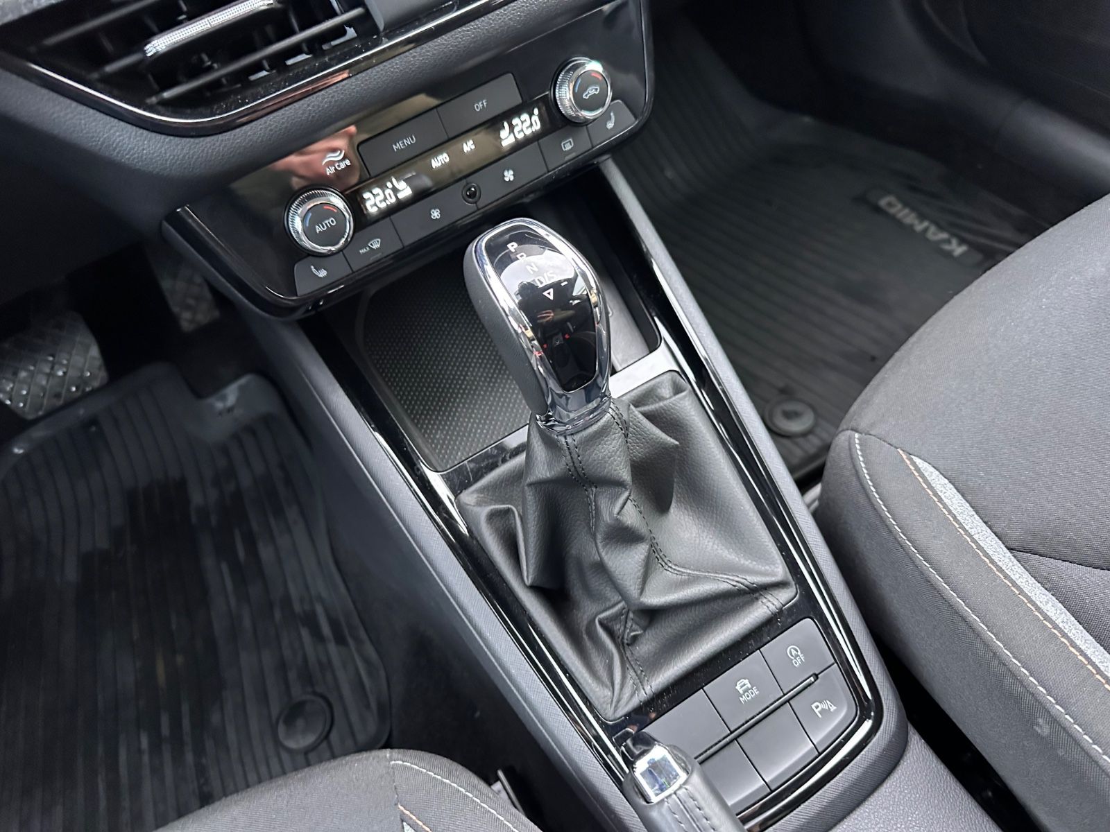 Fahrzeugabbildung SKODA Kamiq Selection 1.0 TSI DSG LED/PDC/APP/GRA