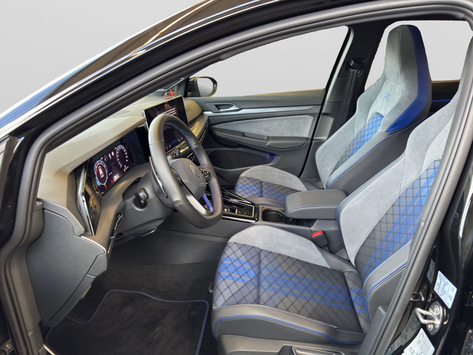 Volkswagen Golf VIII R Pano BlackStyle Harman Head-UP foto 10