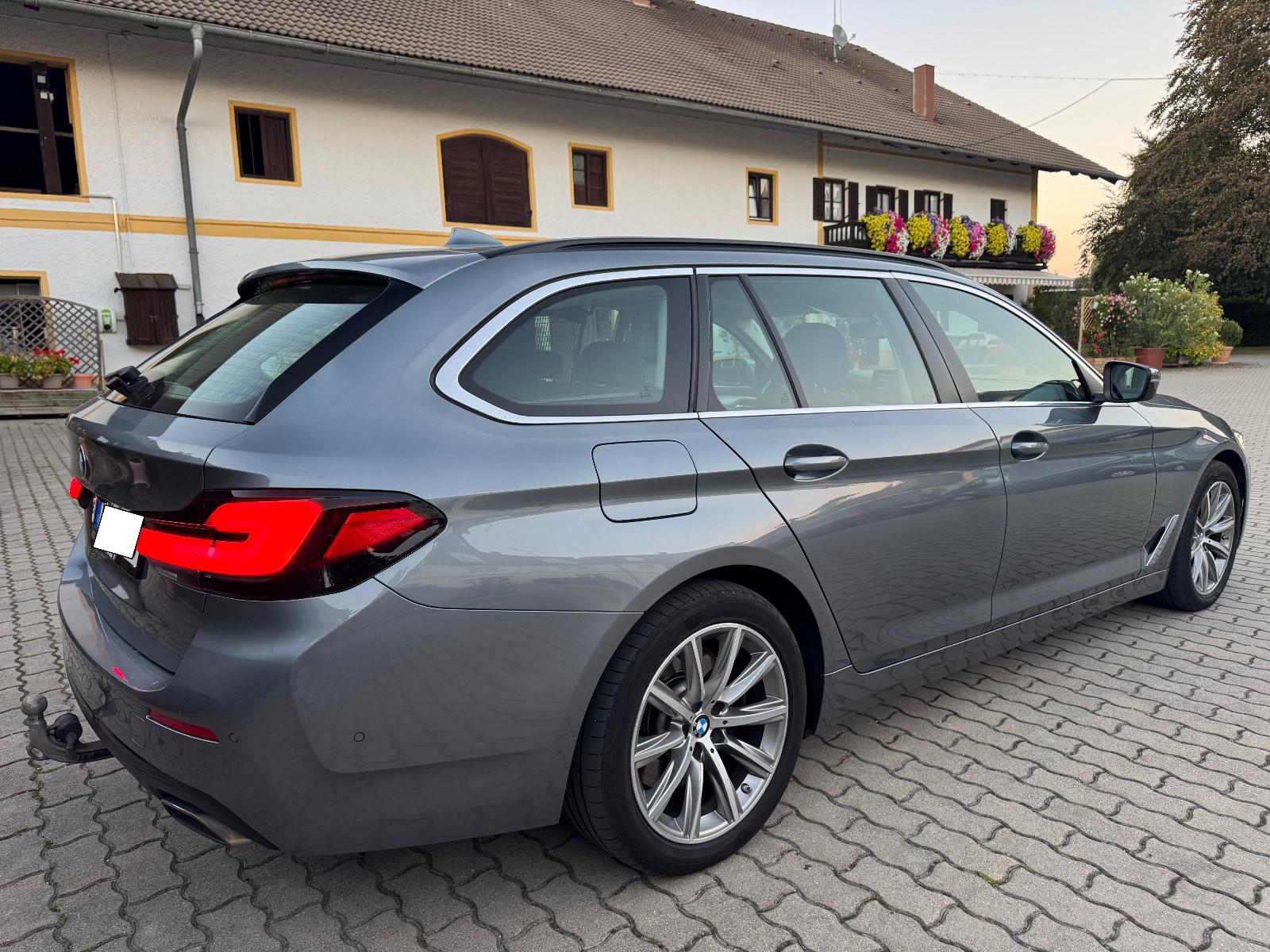 BMW 530d xDrive Touring (LCI)|Pano|HUD|AHK