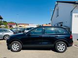 Volkswagen Touareg V6 TDI BMT+Navi+4xSHZ+LEDER+AHK+TOP - Volkswagen Touareg aus 2011: V6 TDI