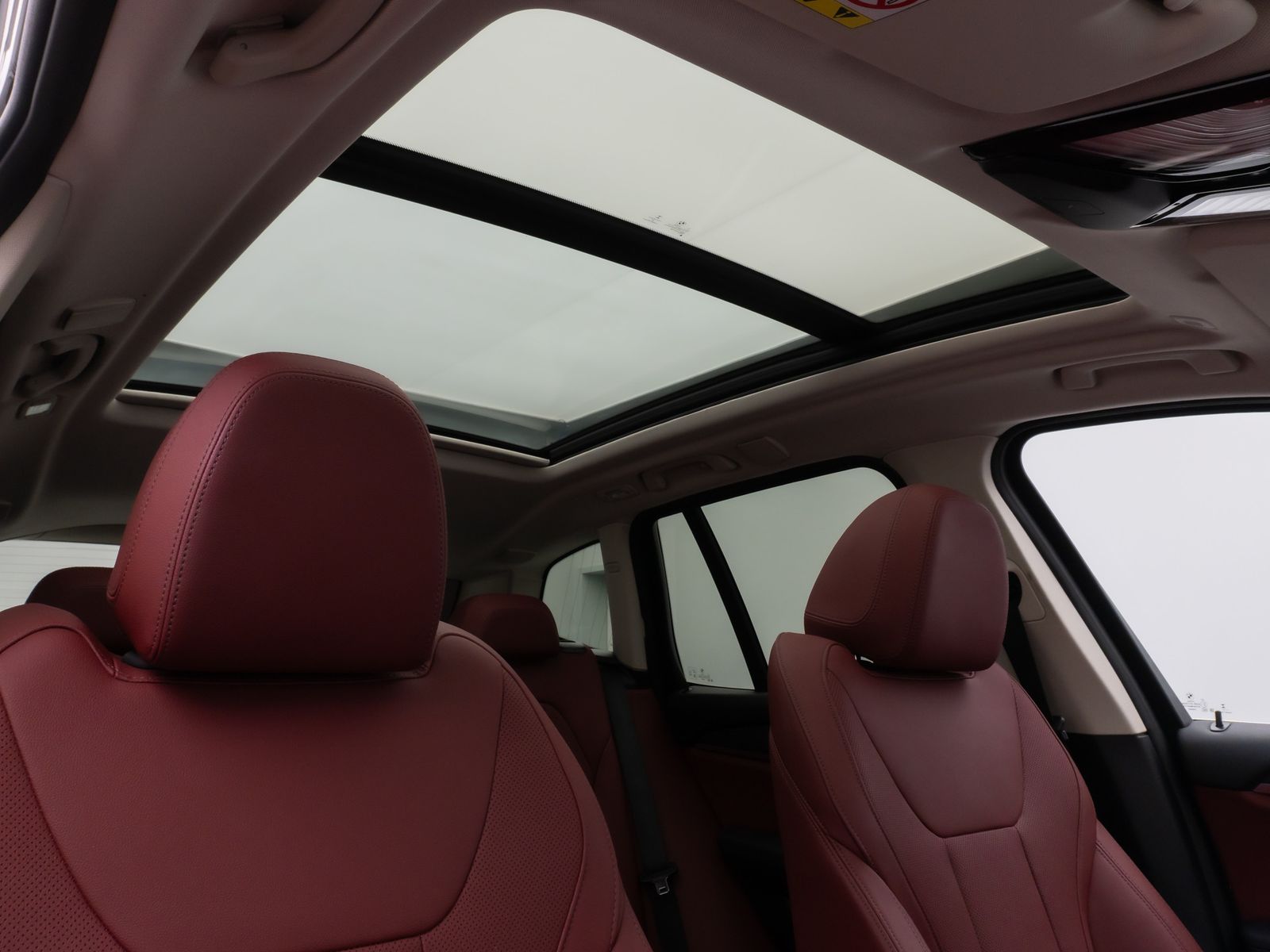 Fahrzeugabbildung BMW X3 xD30i Panorama 360°HUD DAB HiFi Komfort Sport