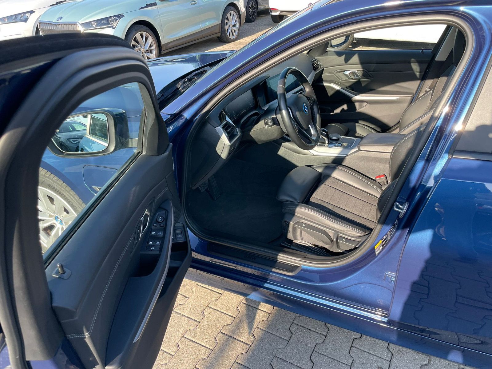 BMW 330e Touring Advantage HUD SHZ RFK AHK LiveCoPro foto 10