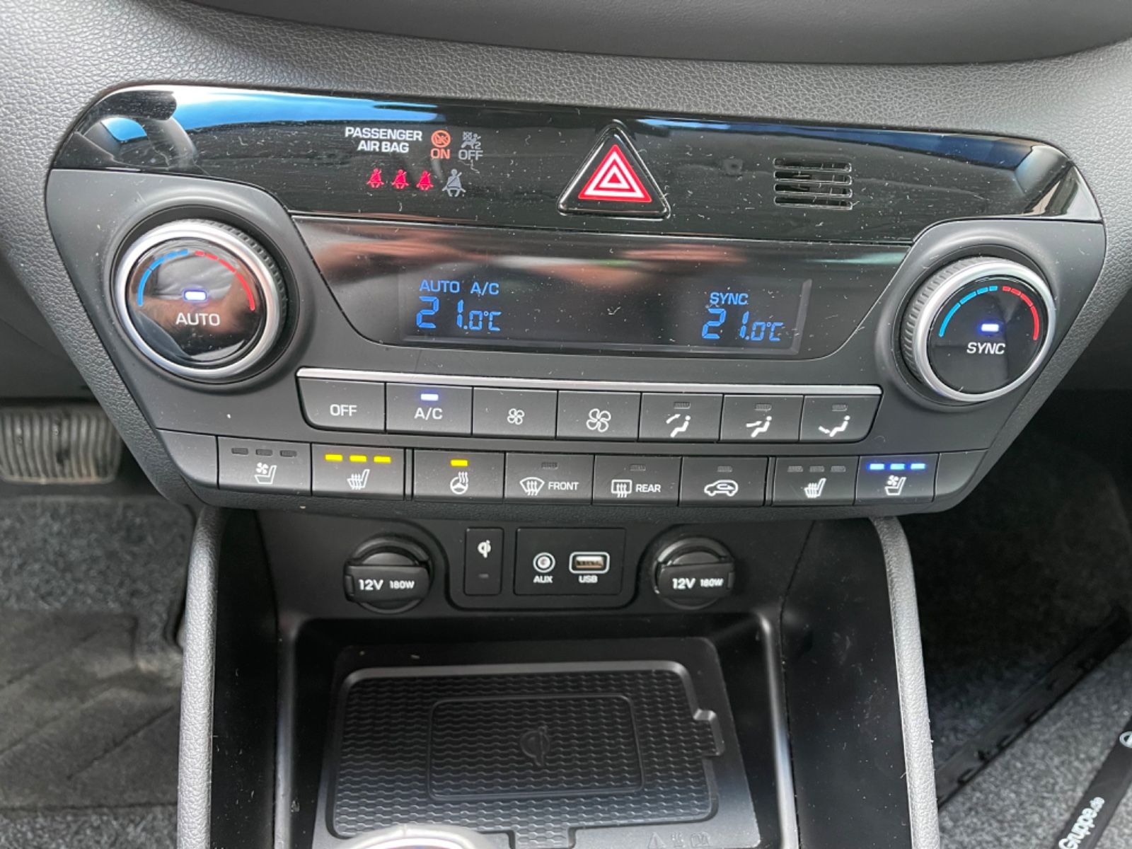 Fahrzeugabbildung Hyundai TUCSON FL 1.6 T-GDI 4WD DCT Premium LEDER 360 SD