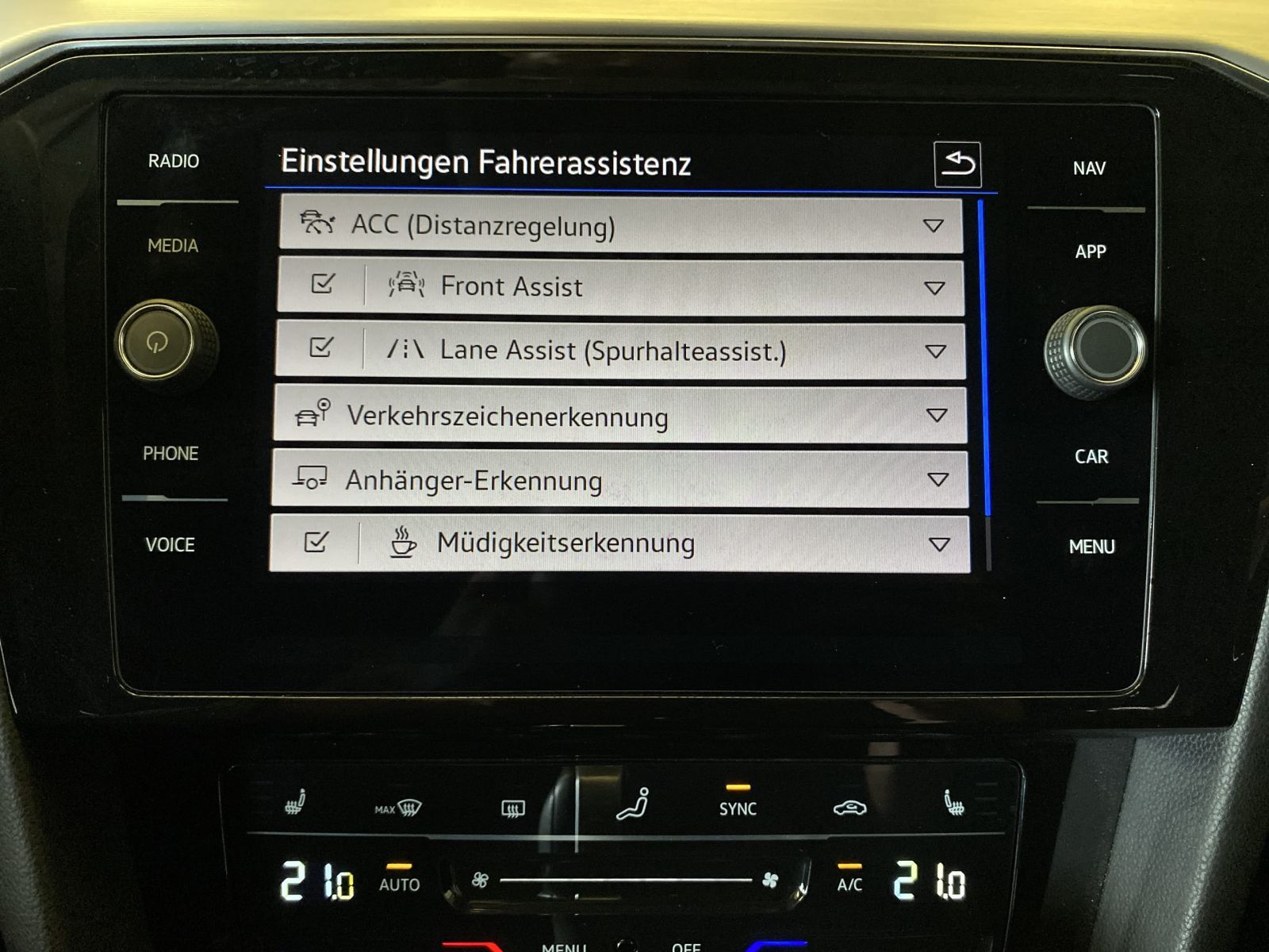 Volkswagen Passat Variant - Bild 11