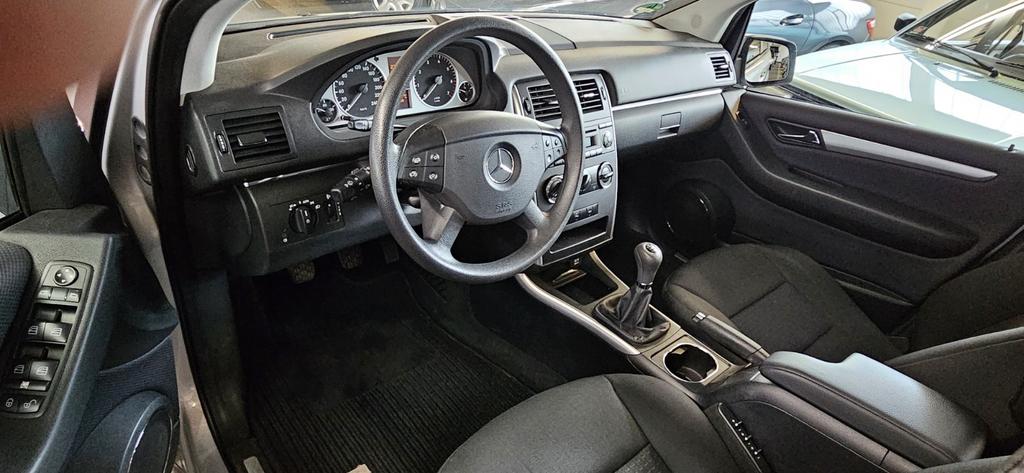 Mercedes-Benz B 160