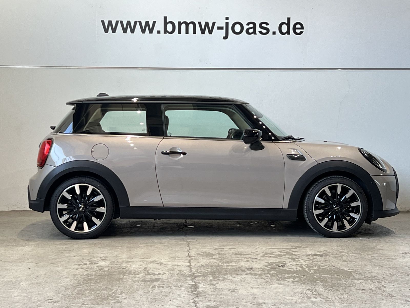 Fahrzeugabbildung MINI Cooper 3-Türer Head-Up Parkassistent Rückfahrkam