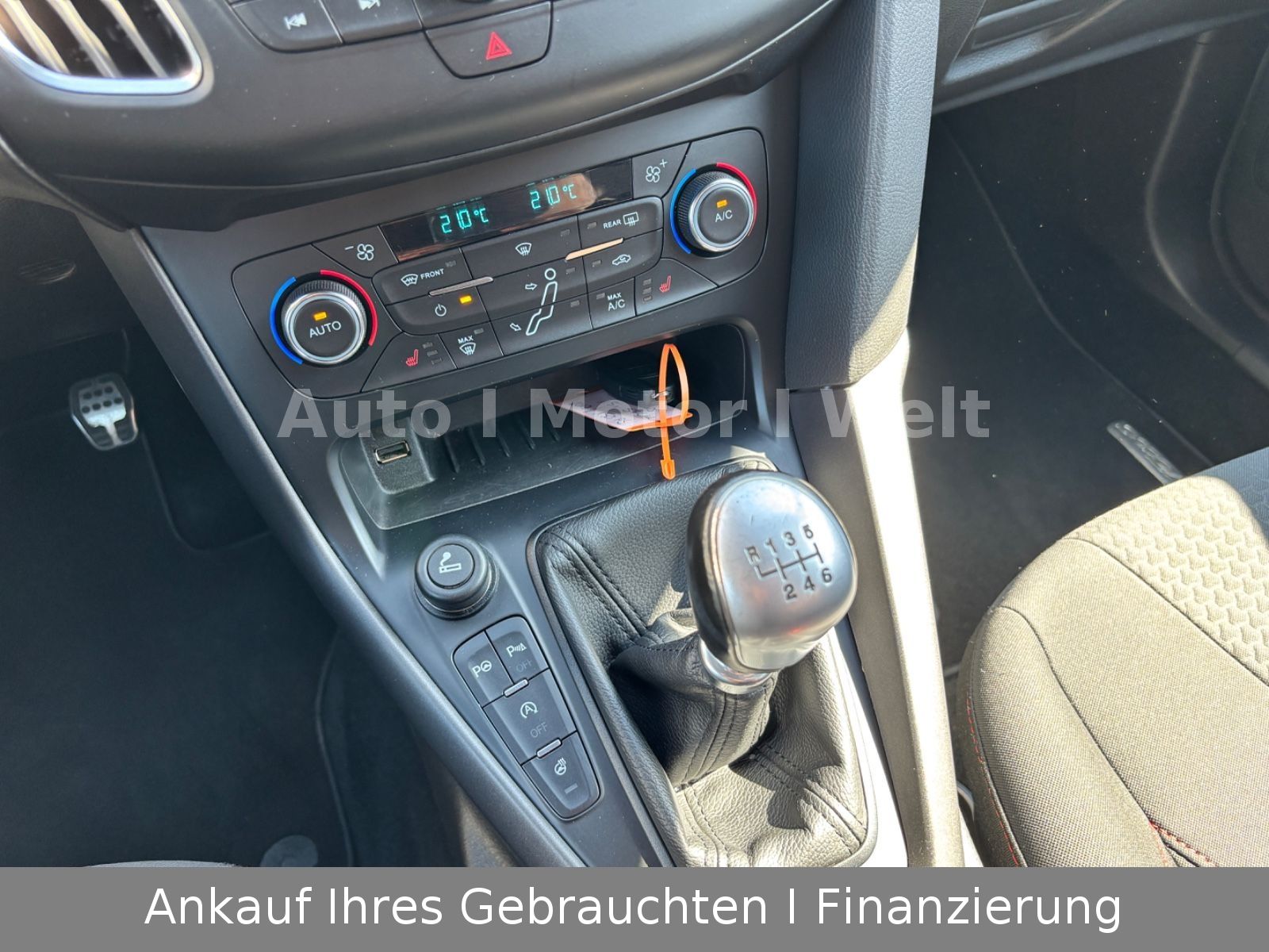 Fahrzeugabbildung Ford Focus Turnier ST-Line SYNC/LED/XENON/ALU/NAV/SHZ