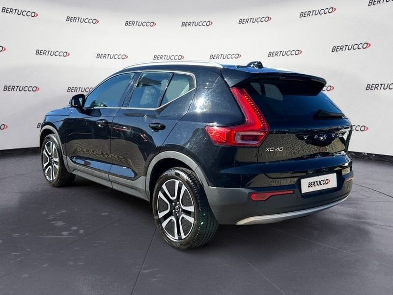 Volvo XC40 (2017-->) T2 Geartronic Momentum Pro imagem 3