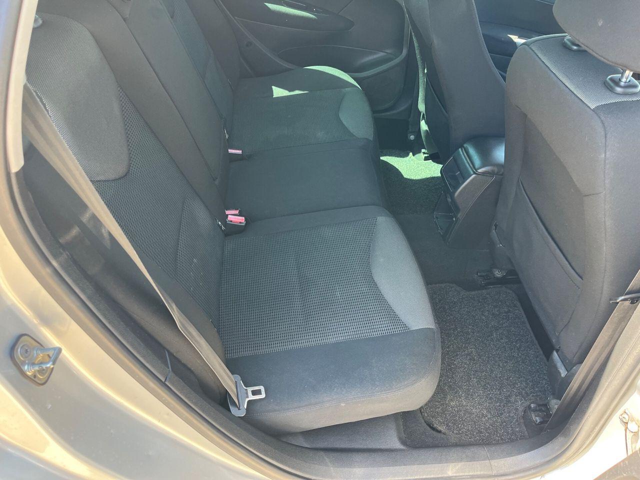 Peugeot 308 2011 — photo 8