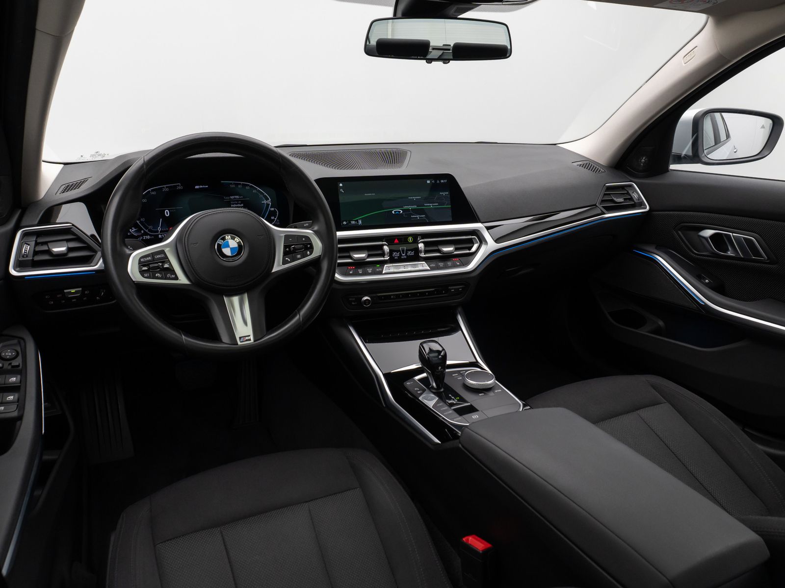 Fahrzeugabbildung BMW 330e  Laser Glasdach HUD H/K Stop&Go AHK Komfort
