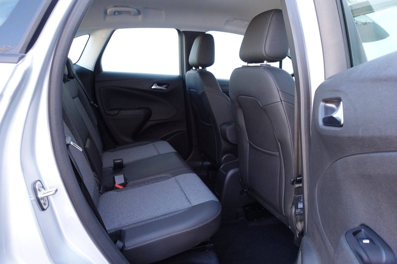 Fahrzeugabbildung Opel Crossland 1.2 Elegance Navi,Sitzh.,PDC,Kamera