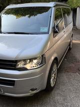 Volkswagen T5 California mit Aufstelldach und Küche. - Volkswagen: mit Aufstelldach