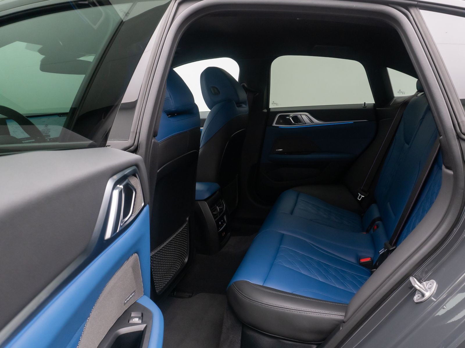 Fahrzeugabbildung BMW i4 M50 GC H/K 360°DAB HUD 20Zoll Individual Voll