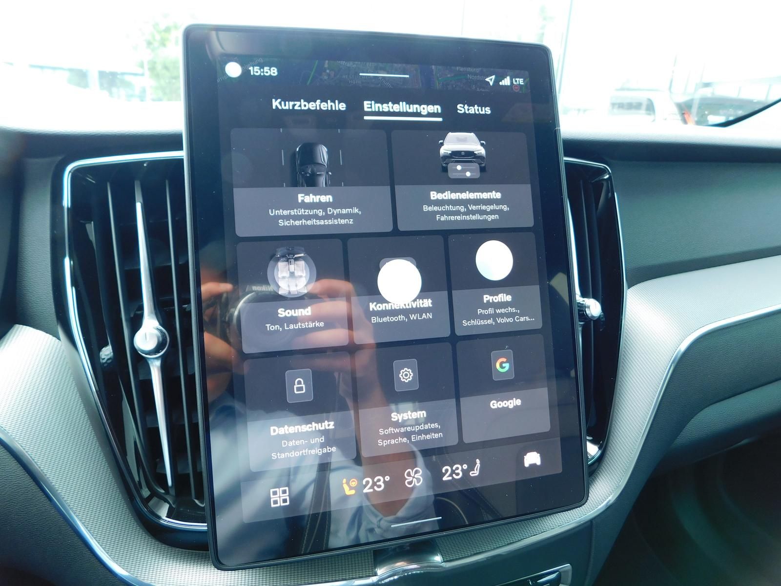 Fahrzeugabbildung Volvo XC60 T6 AWD Plus Black Edition