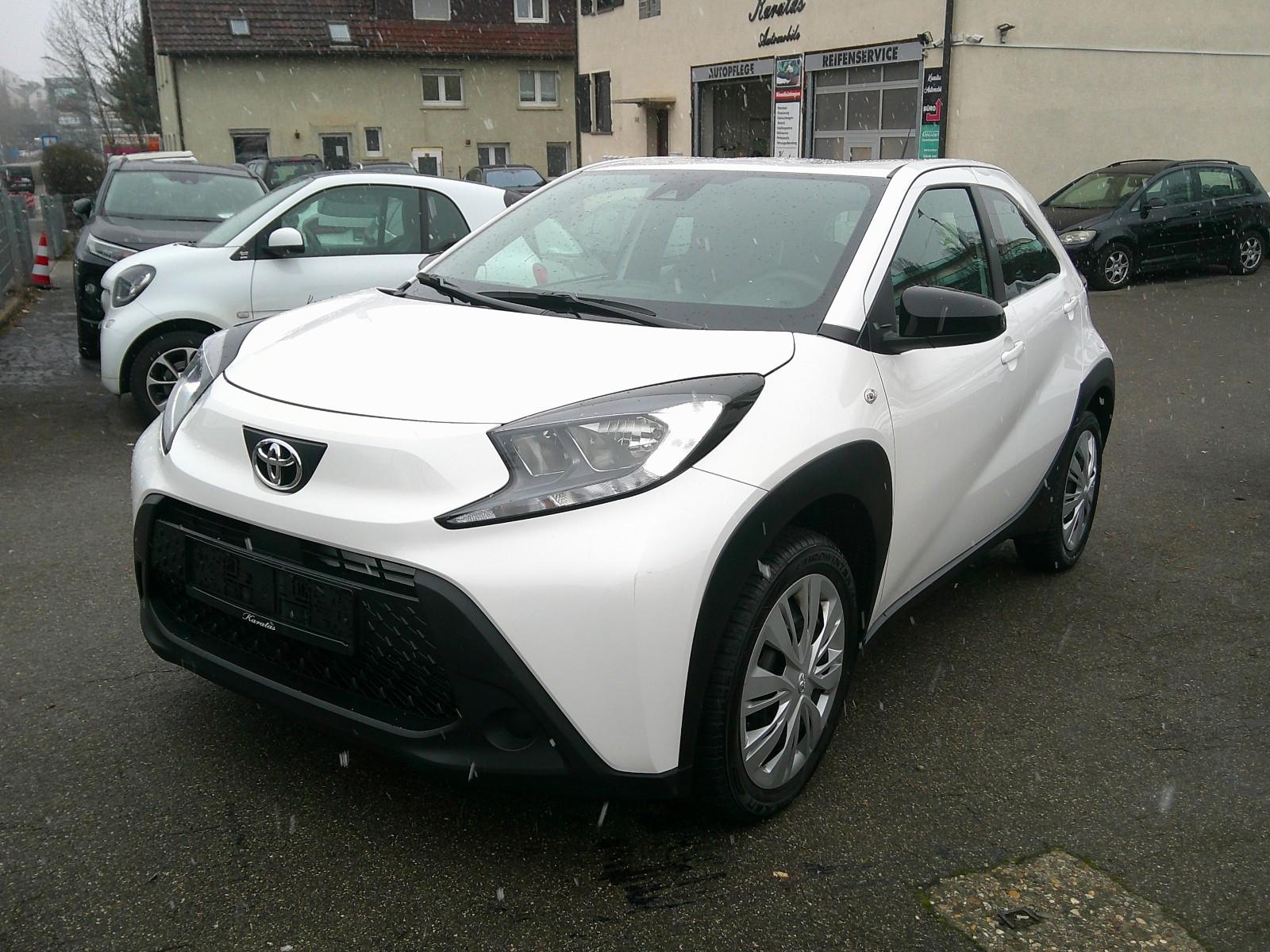 Toyota Aygo X Play Kamera Sp.Ass Androit 15J. Garantie
